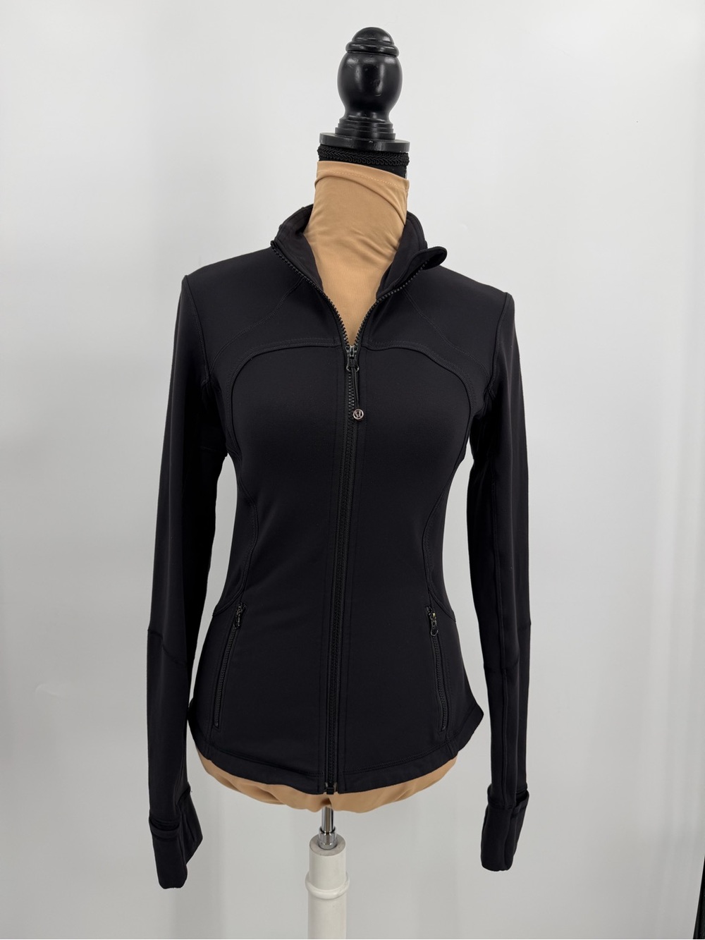 Lululemon Forme Jacket Black Full Zip Thumbholes Size 6 athleisure yoga Pilates - Picture 2 of 14